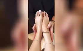 Lindabooxo gets her feet massaged by her biggest fan