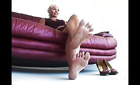 Mature MILF Sophia Feet on Couch slave view