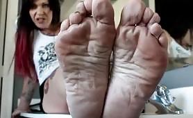 Worship every part of those wrinkled soles