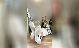 young goddess russ sexy soles and socks for diner