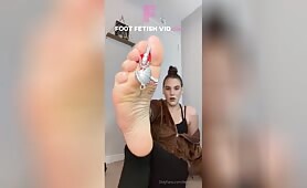 QueenZsFeet feetznation suffer under my feet pathetic loser