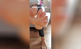 Sofiastoes toe scrunching tease great position to worship