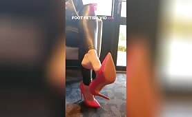 Deliciousdutchfeet - dangling JOI in pink high heels