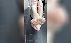 Goddess Fendi Feet - I need someone to rub this lotion on these perfect Goddess feet