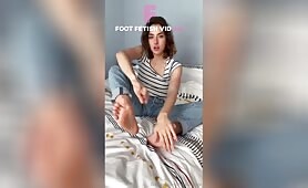 Chichiluluciole Brand New FEET JOI in french
