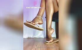 Sunn Kissed XO aka sunnkissedxo OnlyFans - Flip Flops dangle video with white summer toenails